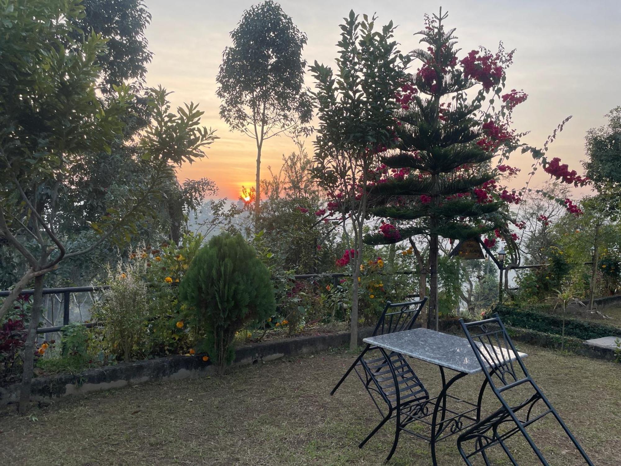 Himalaya Serene View Guest House & Farm Stay Deorāli Eksteriør bilde